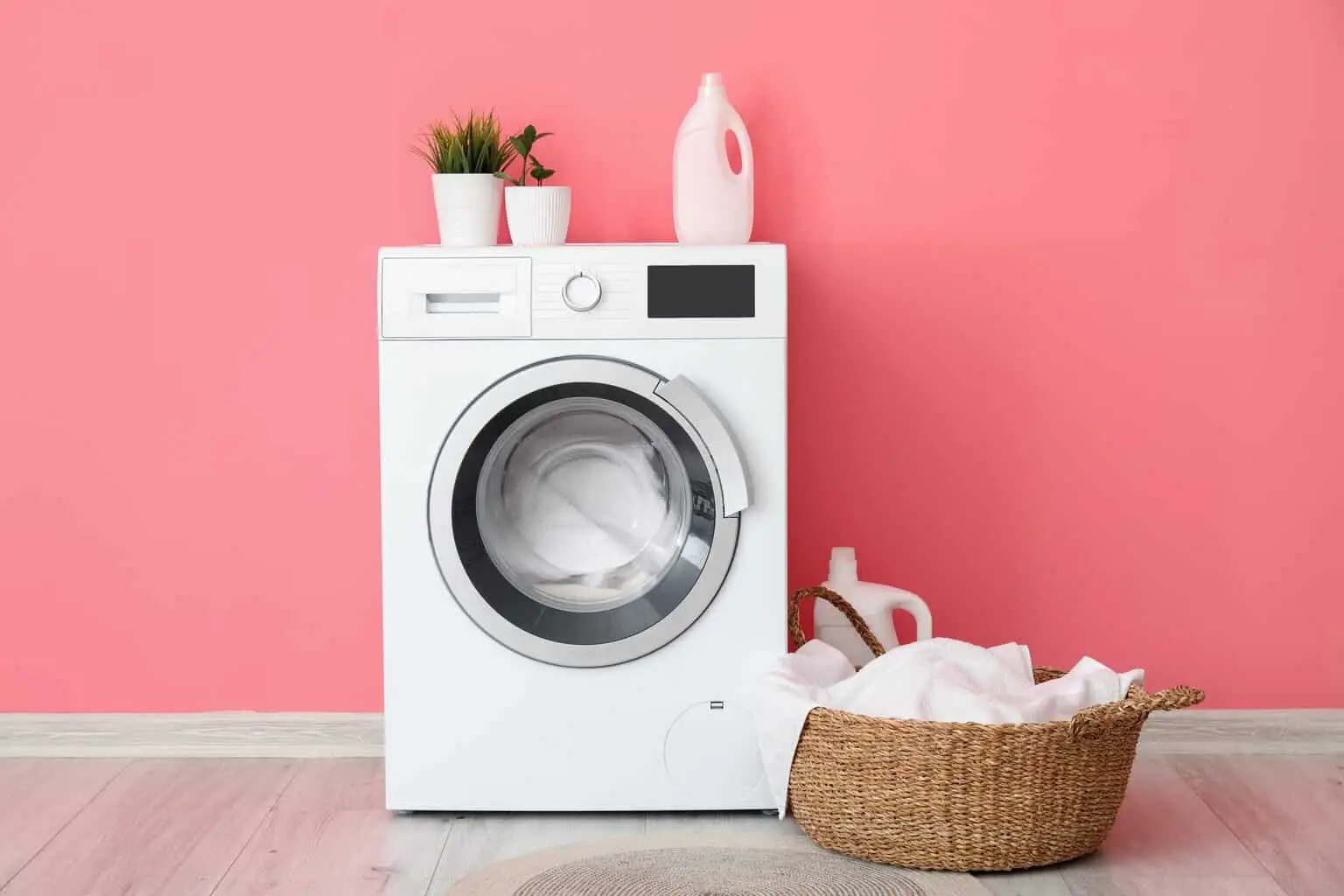 Il trucco definitivo per non far scolorire i capi in lavatrice usando solo aceto