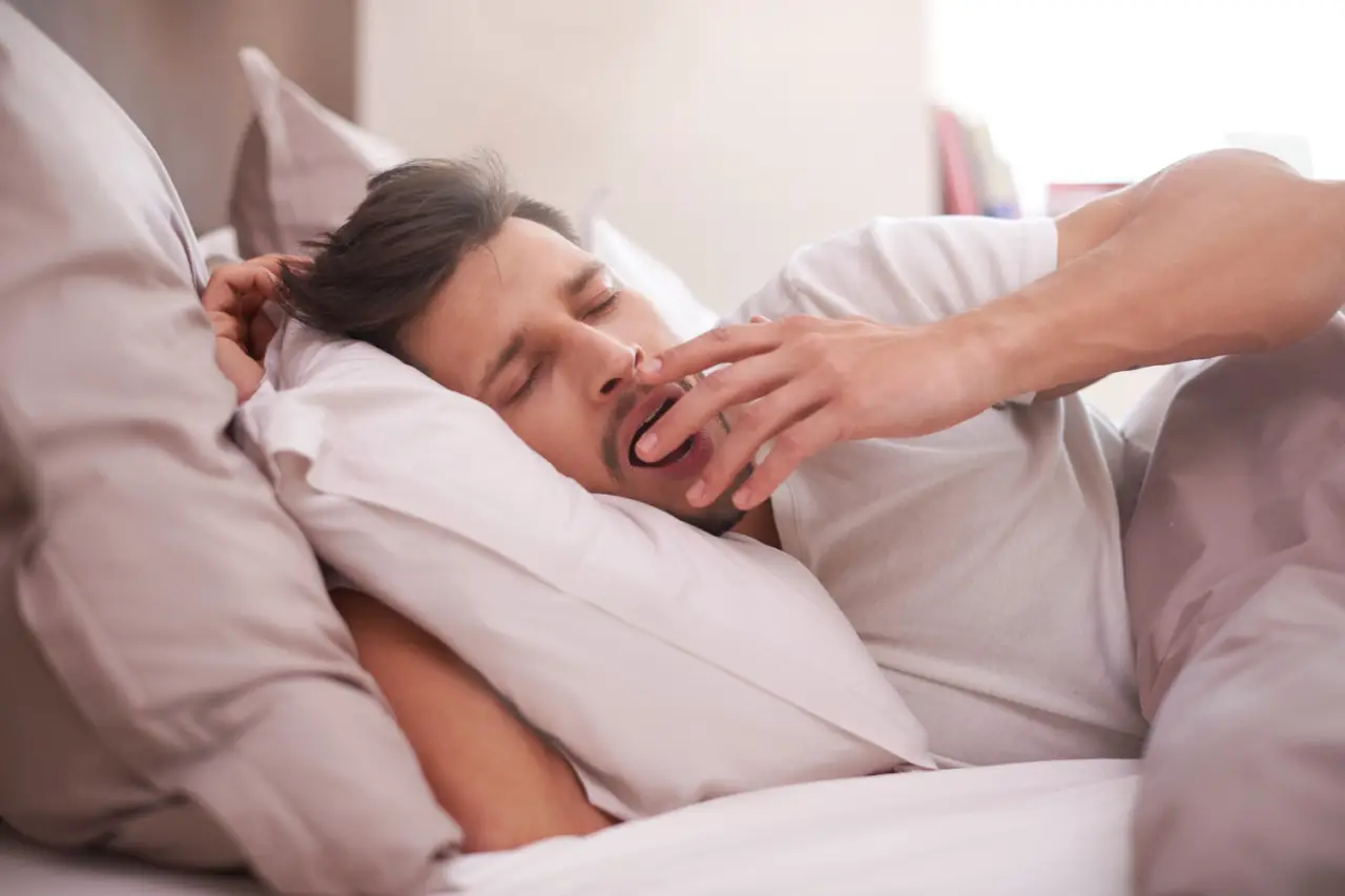 Soffri di insonnia? Ecco i tre cibi da evitare assolutamente la sera per dormire bene